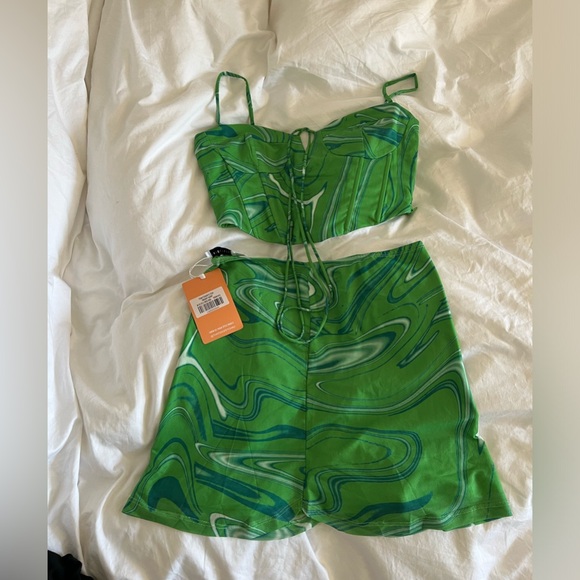 That’s So Fetch Denny Skirt Set in Green Swirl - Picture 4 of 5